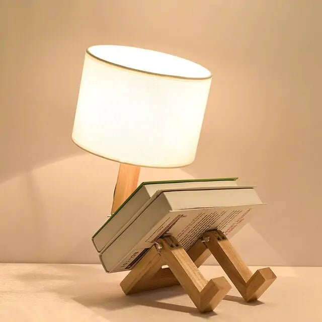 Lámpara de mesa con forma de robot